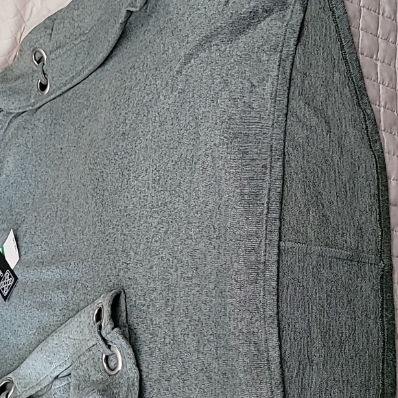 Cold shoulder high-low tunic - Picture 4 of 4